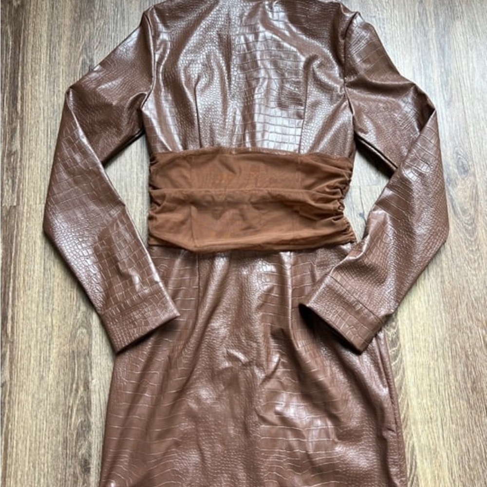 . Brown Textured Long Sleeve Dress - Picture 3 of 5